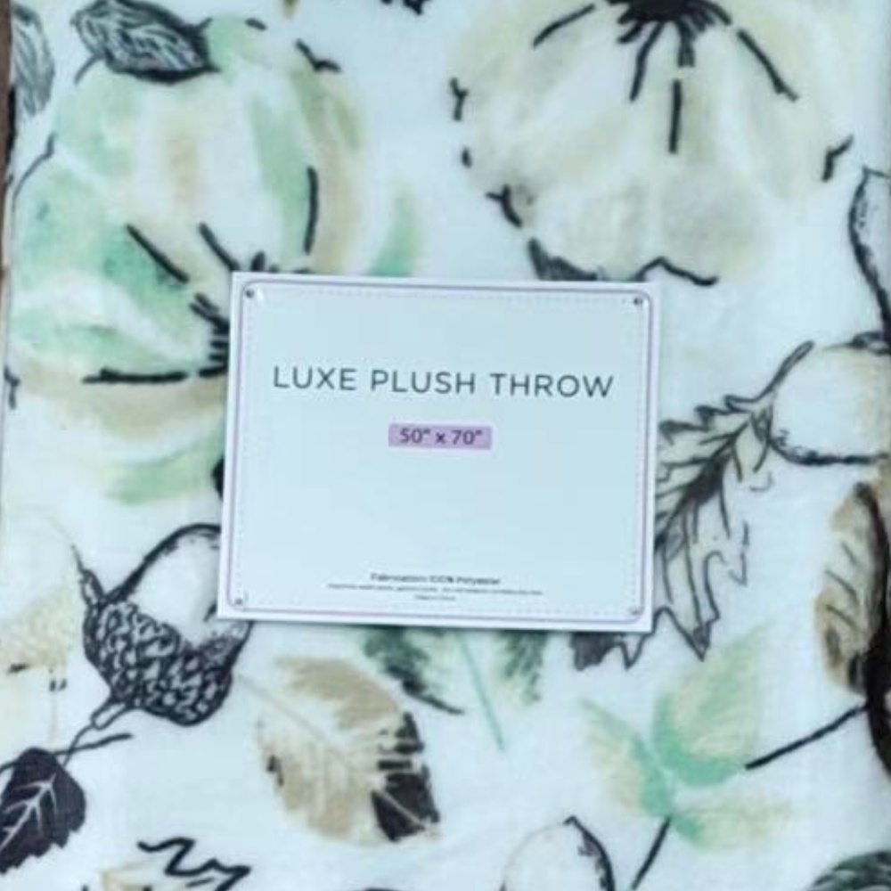 Fall Leaves Plush Throw